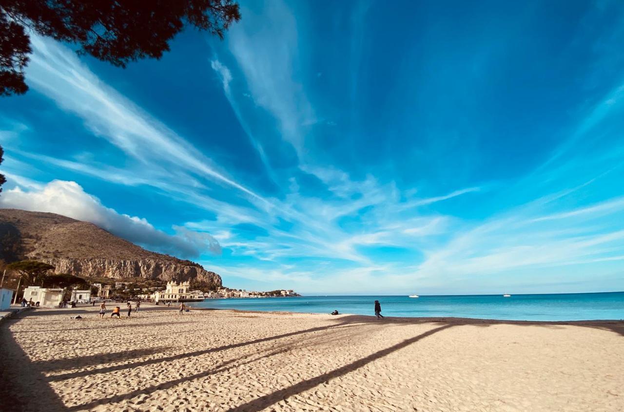 Mondello Beach The House With Green Lawns Villa Buitenkant foto